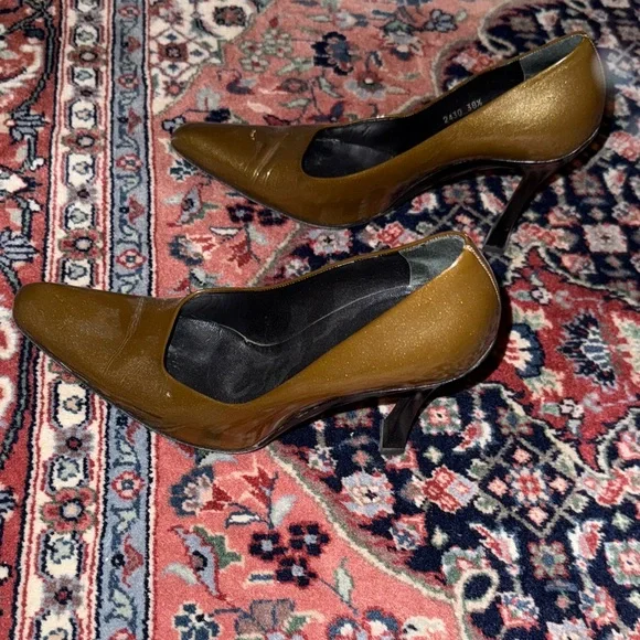 Prada Women's Olive Leather Heels - Picture 5 of 7